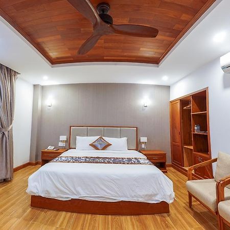 Hotel Nhat Thanh Куїнон Екстер'єр фото