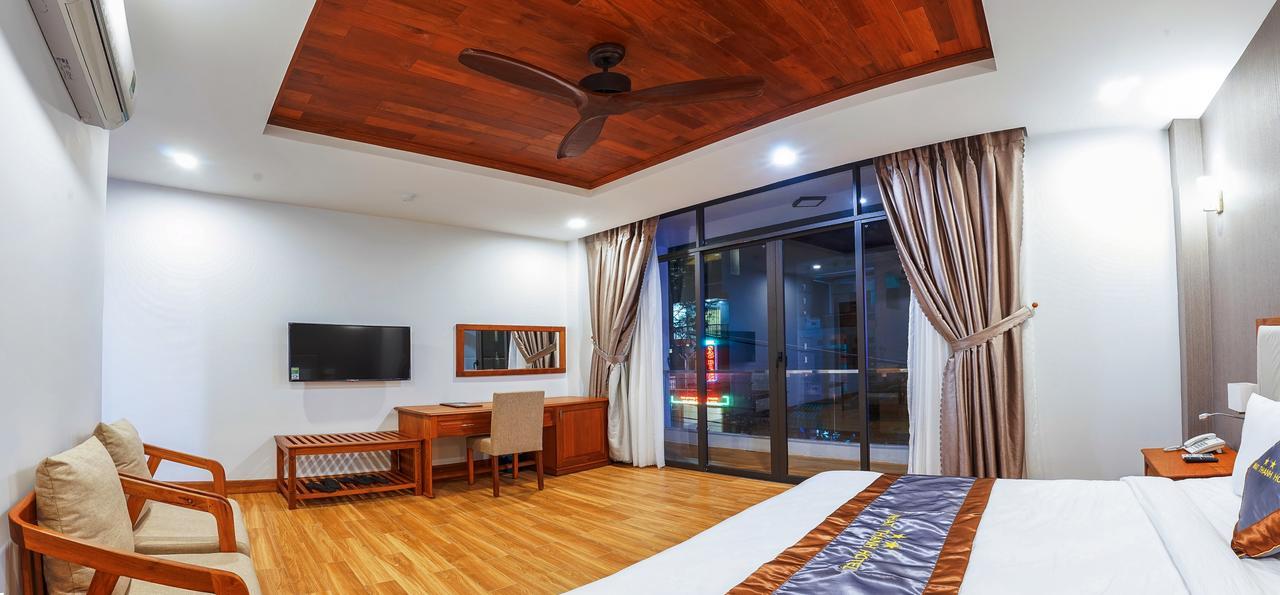 Hotel Nhat Thanh Куїнон Екстер'єр фото